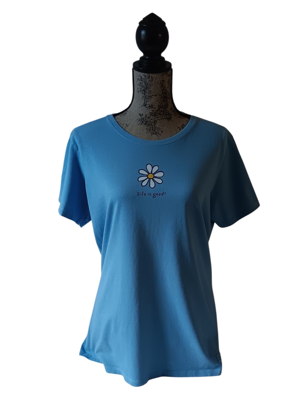 Life is Good women's blue daisy graphic short-sleeve t-shirt women's size M